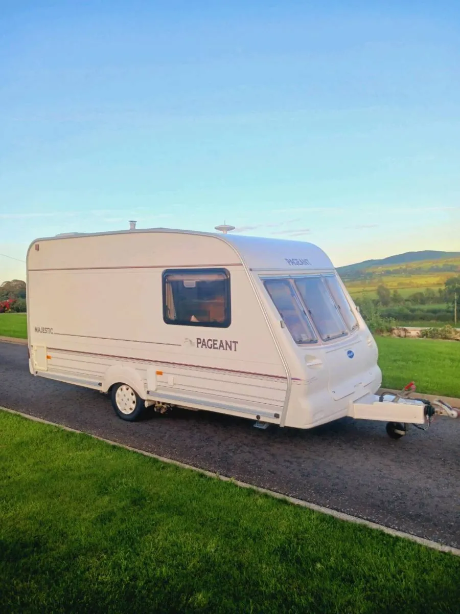 2 berth caravan - Image 2