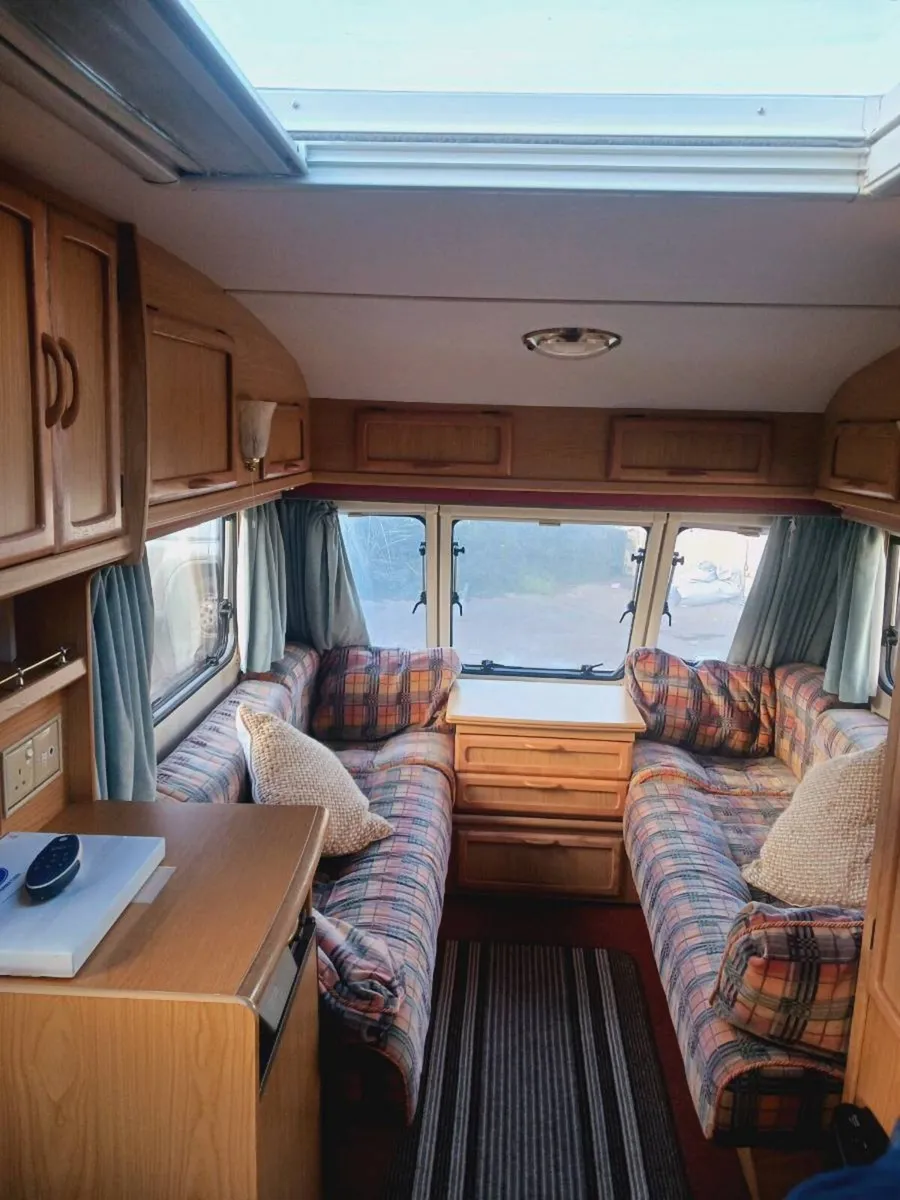 2 berth caravan - Image 4