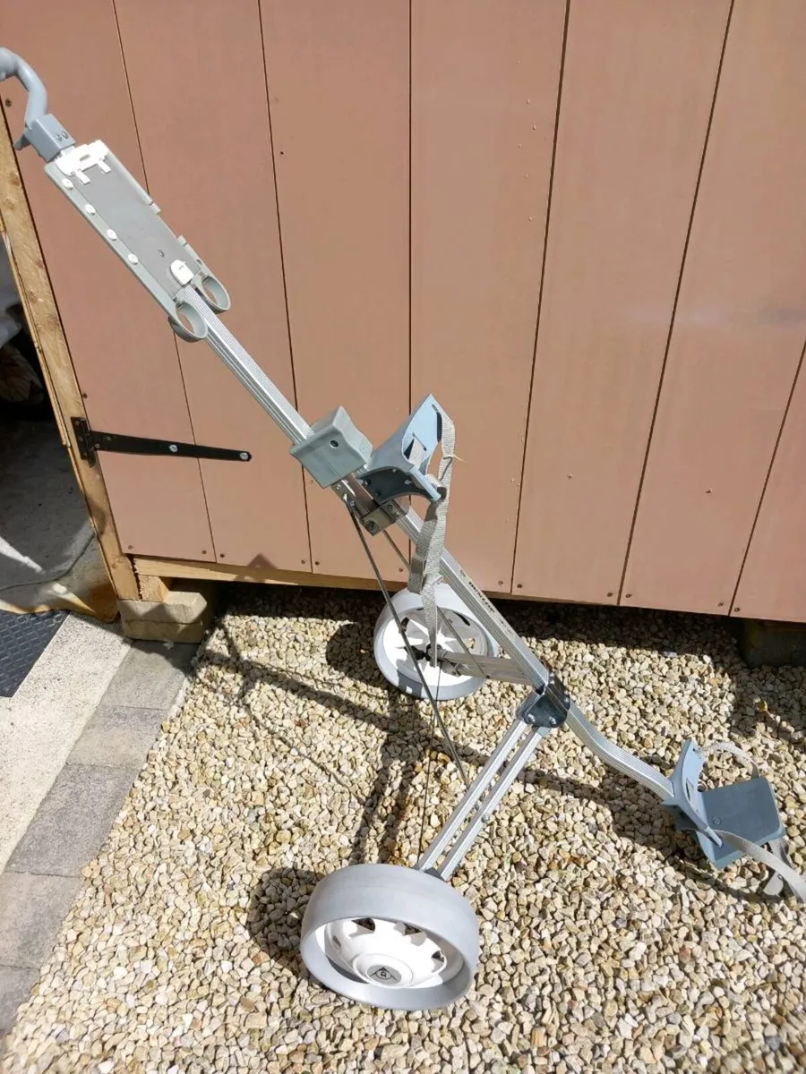 Dunlop golf trolley. - Image 1