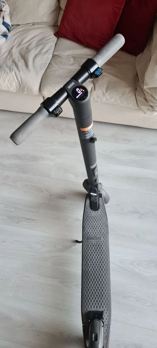 Segway Ninebot KickScooter ES2 - Image 4