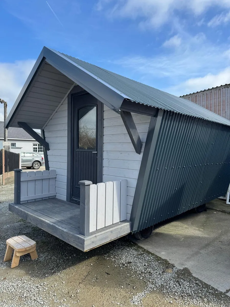 Glamping Pod on Wheels - Image 1