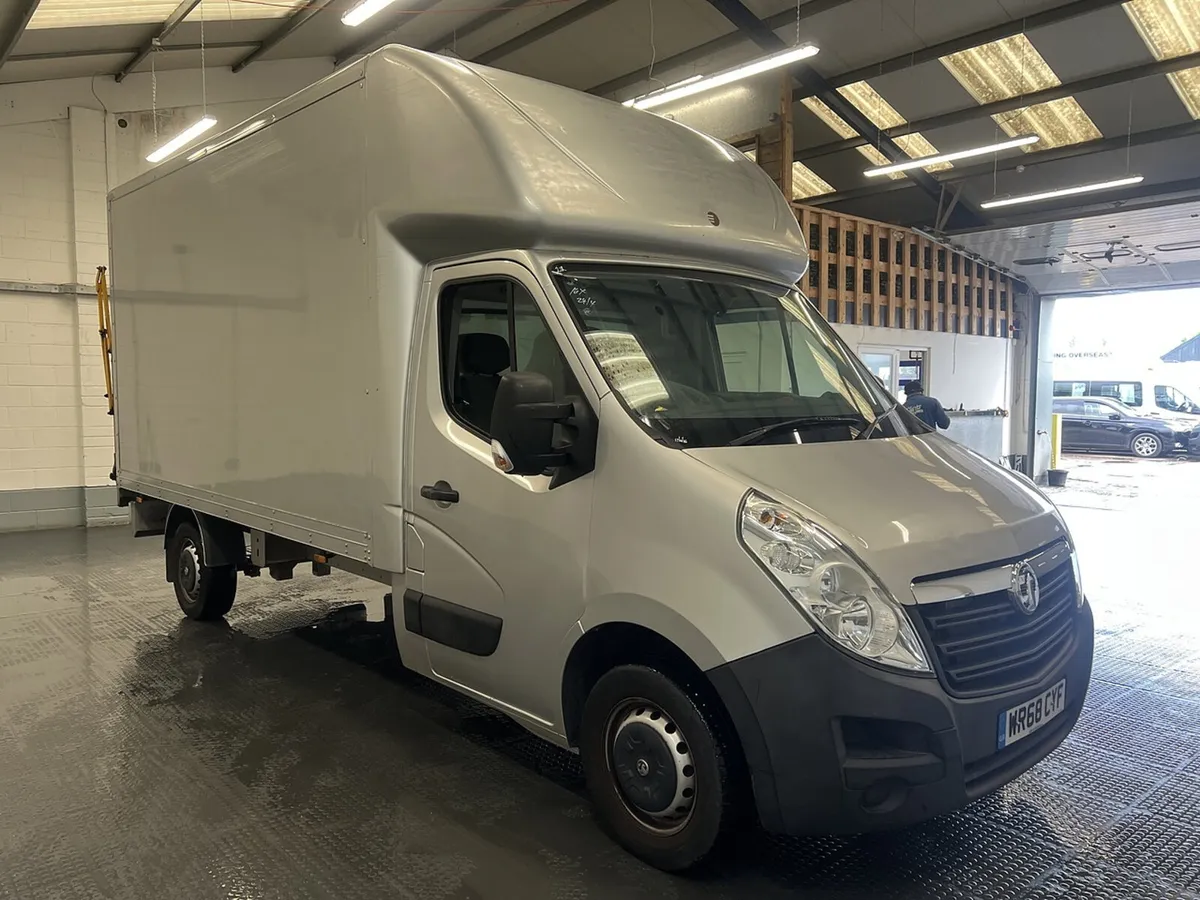 2018 Vauxhall Movano Luton Box Van - Image 1