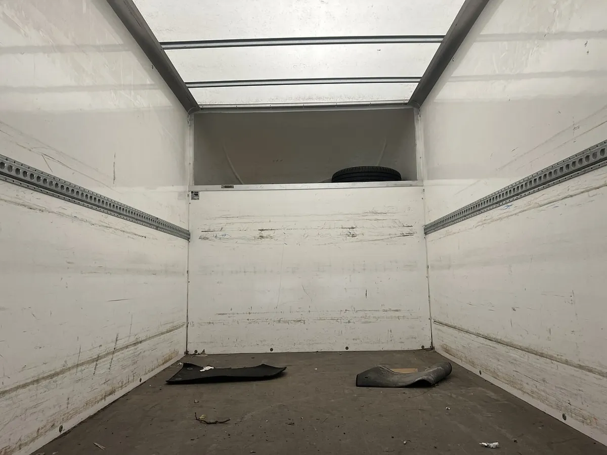 2018 Vauxhall Movano Luton Box Van - Image 2