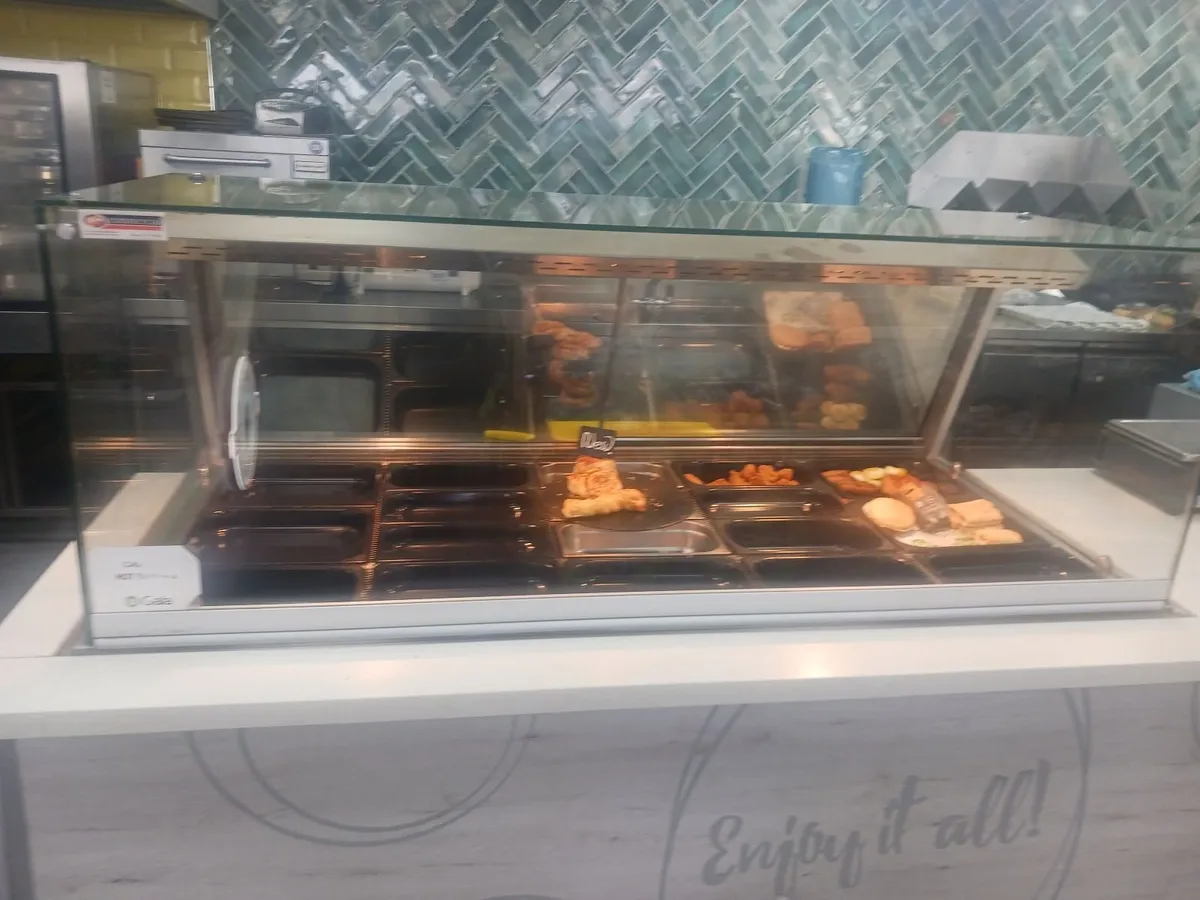 HotDeli counter - Image 3