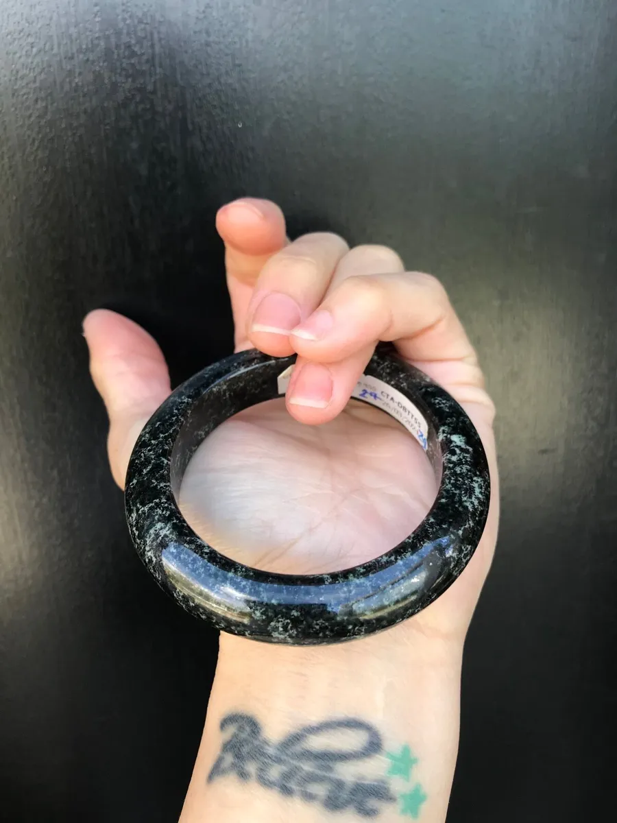 Grade A Burma Jadeite Bangle 55mm - Image 2