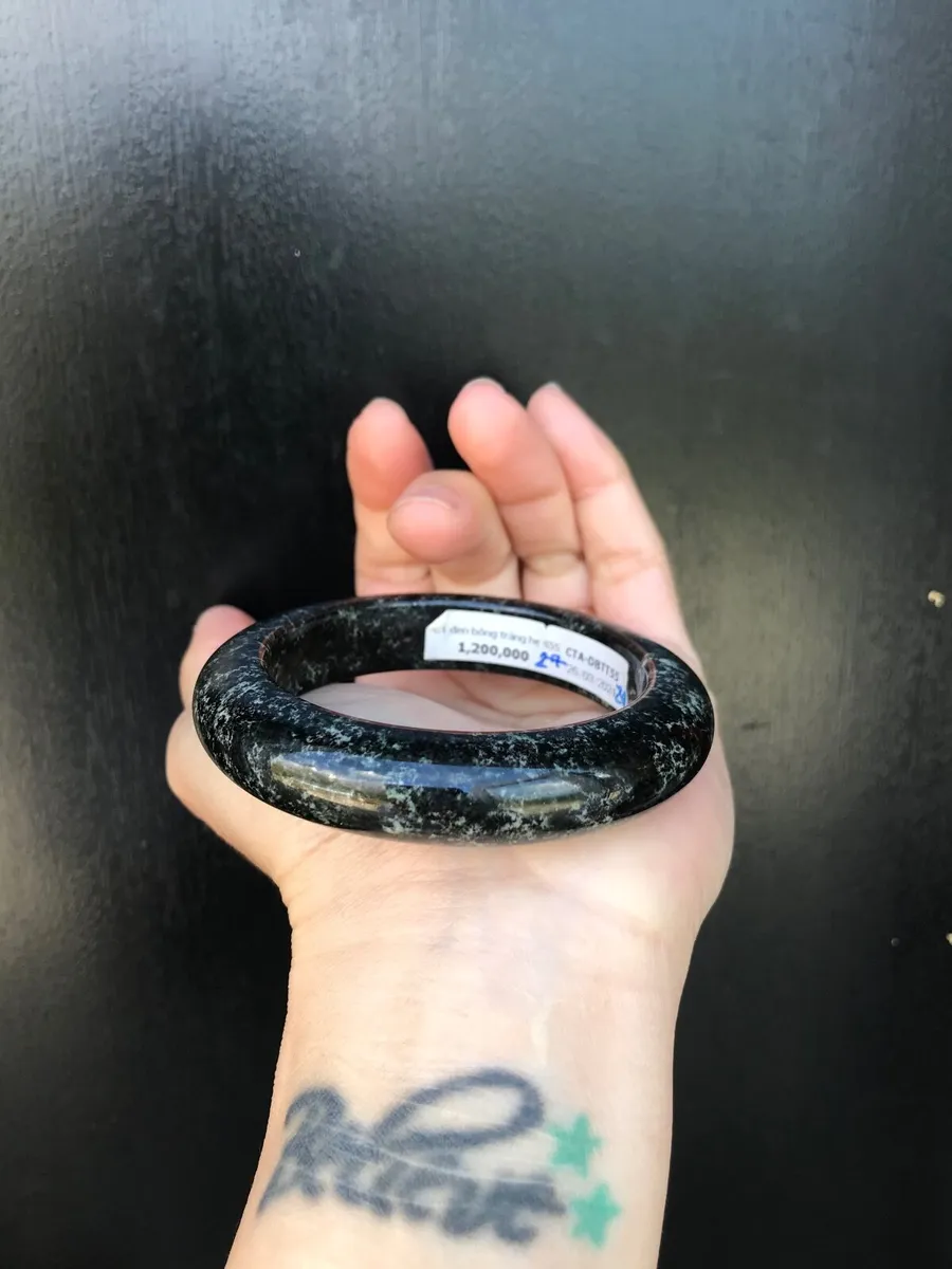 Grade A Burma Jadeite Bangle 55mm - Image 3