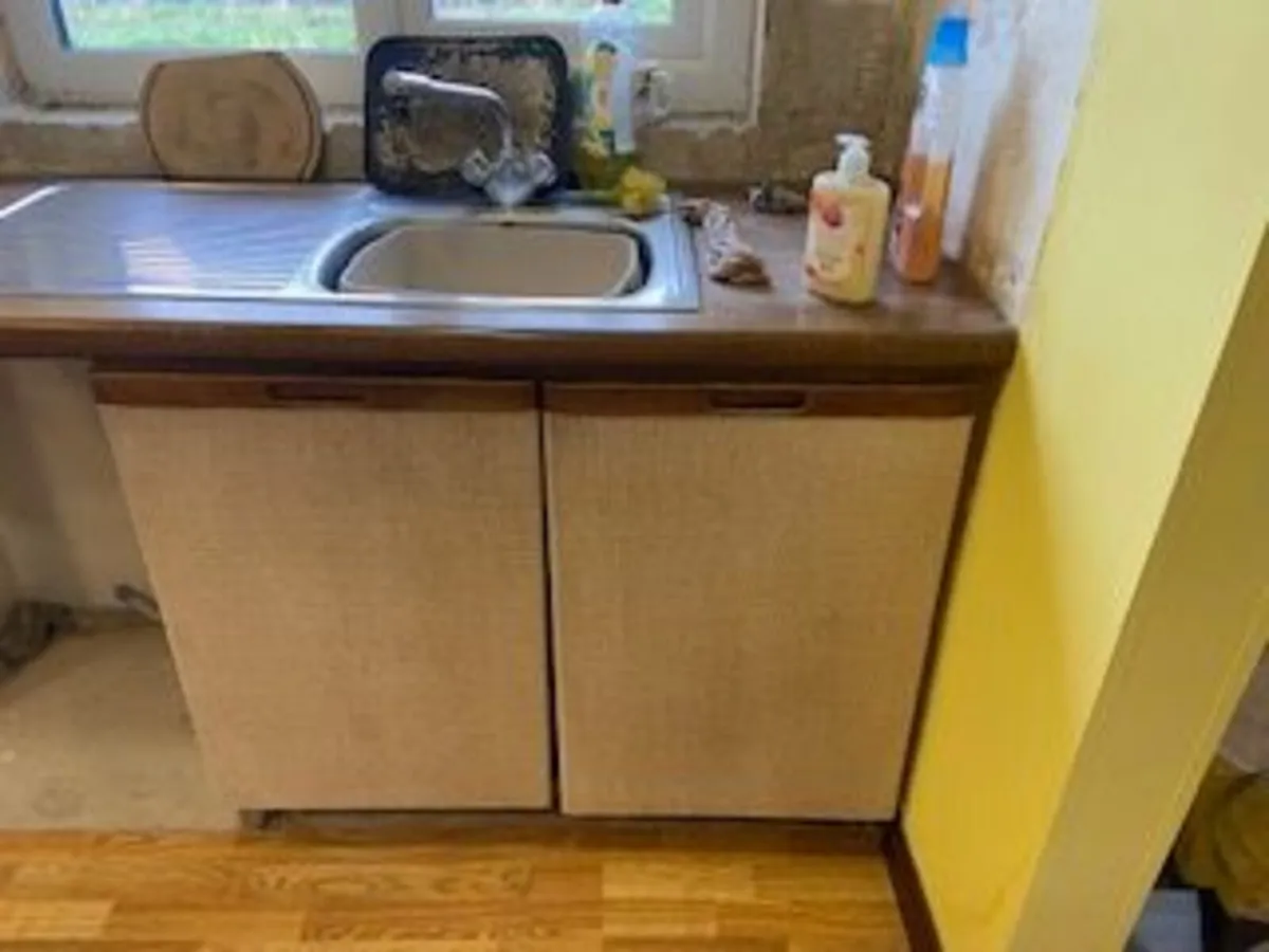 kitchen units, Neff induction hob, oven and fan - Image 2