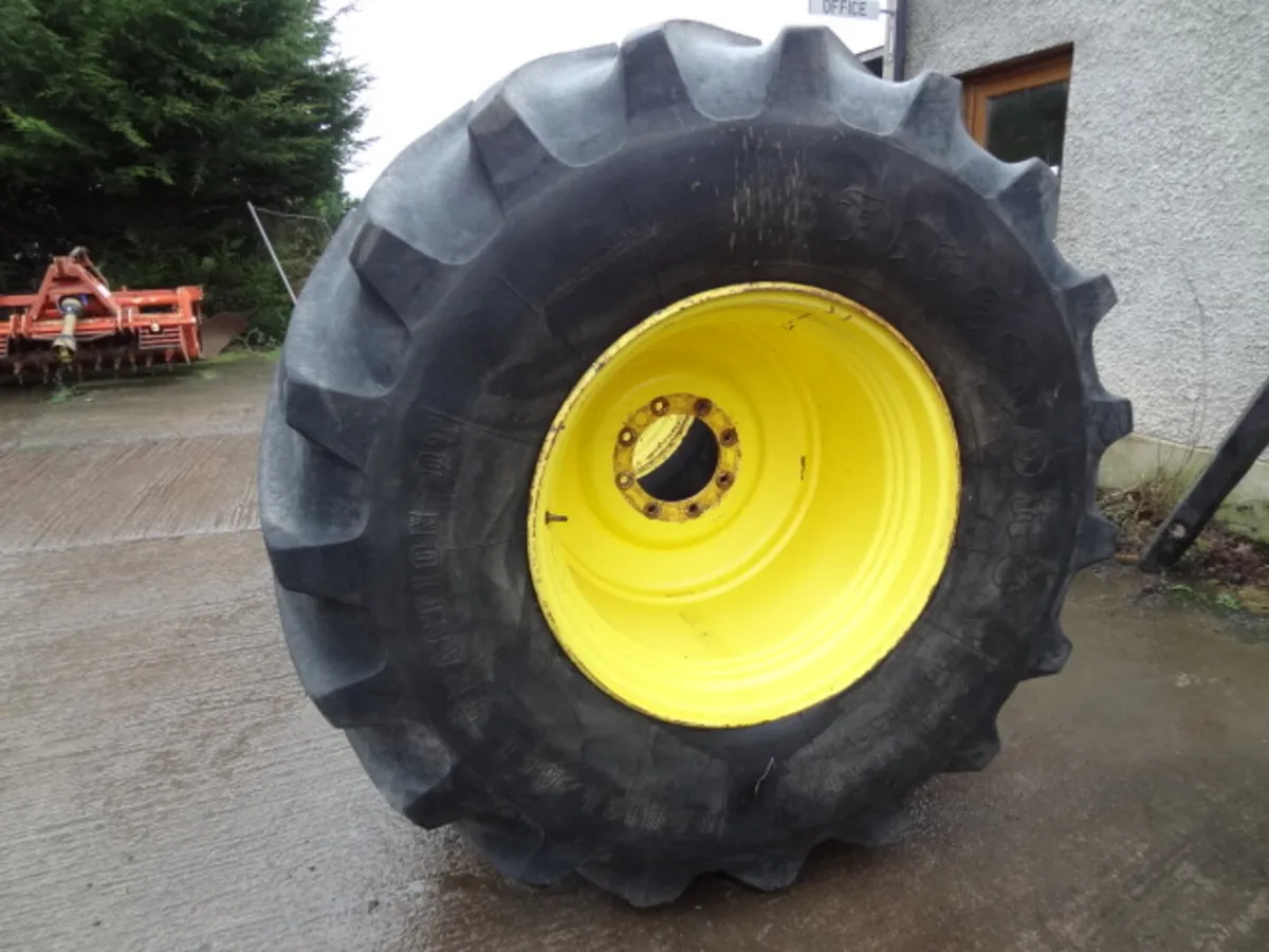 Pair 800 Wheels 800/65r32 - Image 4