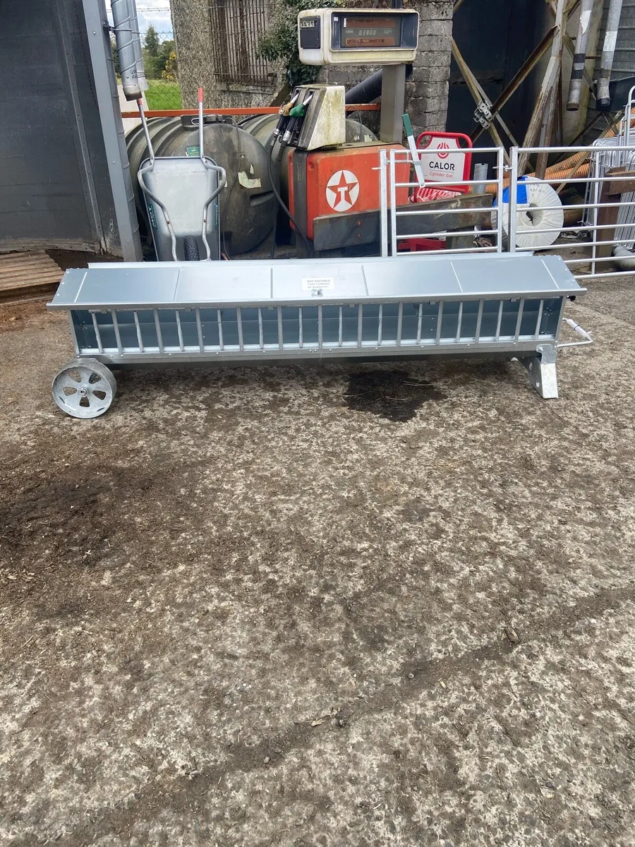 Mobile feeding troughs creeps and lamb creeps - Image 4