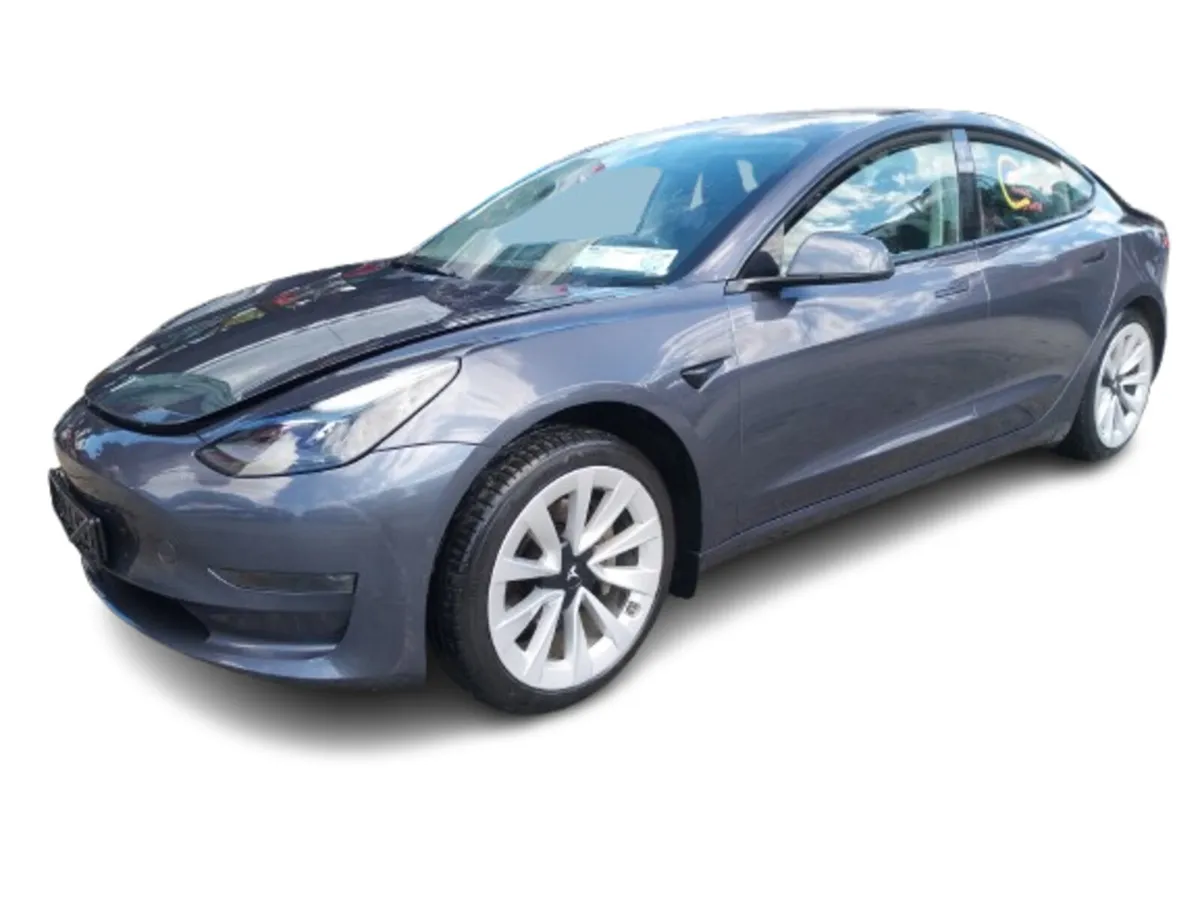 2021 TESLA MODLE 3  For Breaking/Dismantling - Image 3