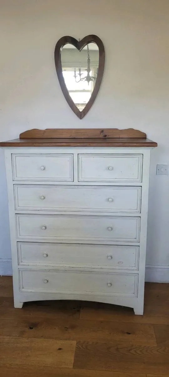 Cream set of drawers - Image 1