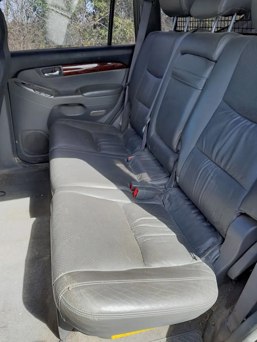 Toyota Land Cruiser crewcab - Image 4