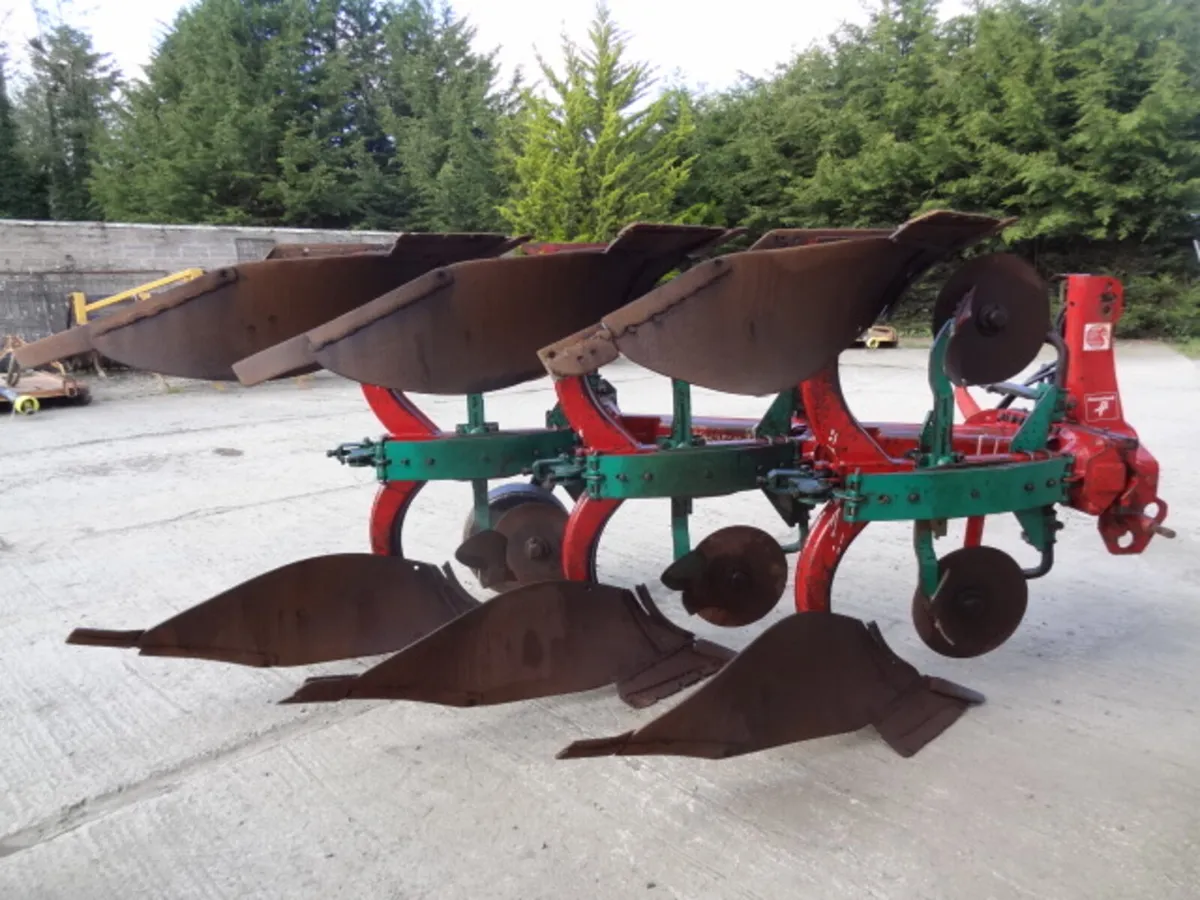 Kverneland 3 Furrow Reversible Plough - Image 1