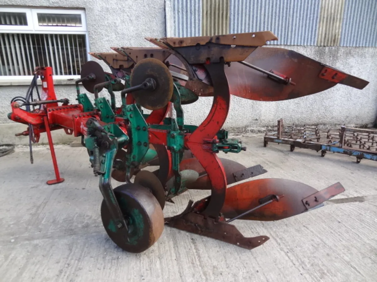 Kverneland 3 Furrow Reversible Plough - Image 4