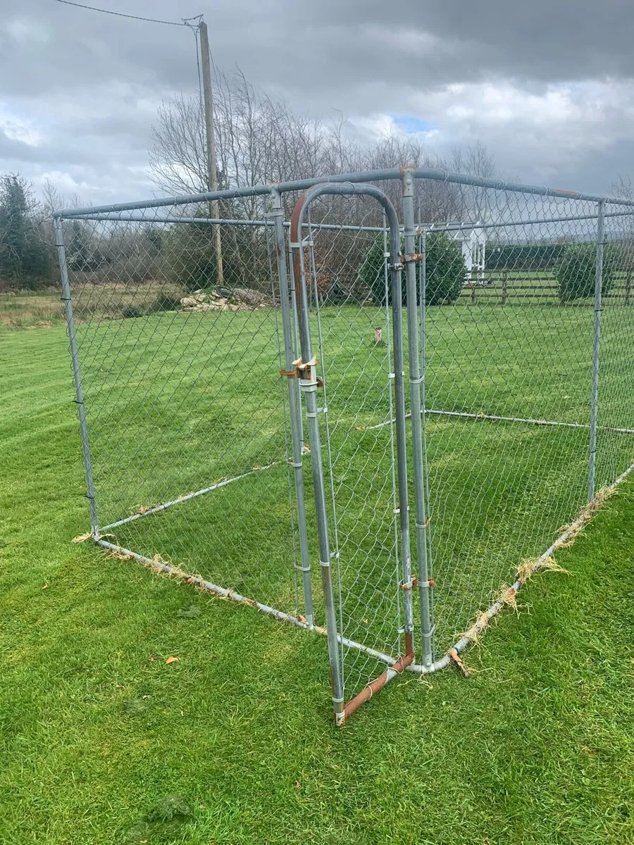 Dog run - Image 1