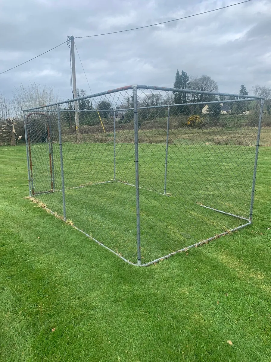 Dog run - Image 2