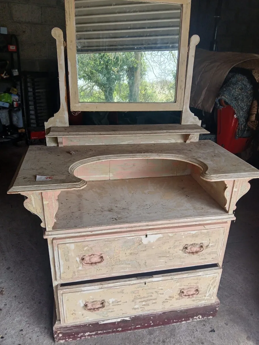 Dresser unit