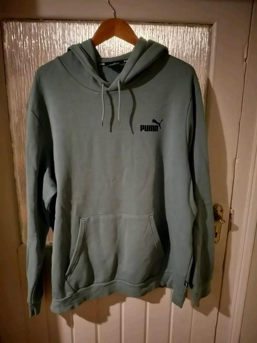mens Puma Sage green Hoodie. Xxl. Like new.
Length - Image 1