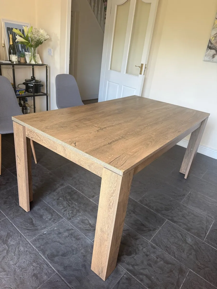 Dining table & chairs - Image 1