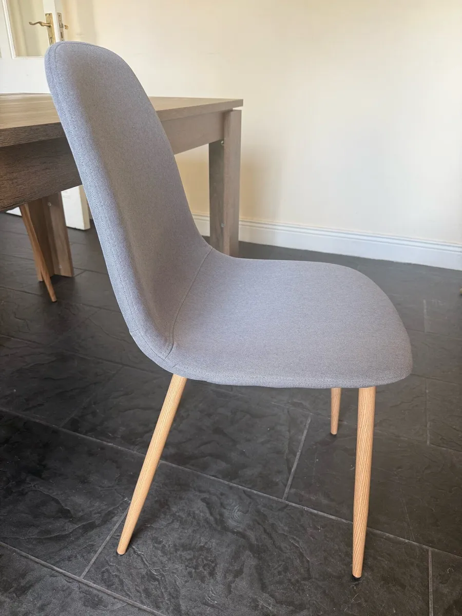 Dining table & chairs - Image 2