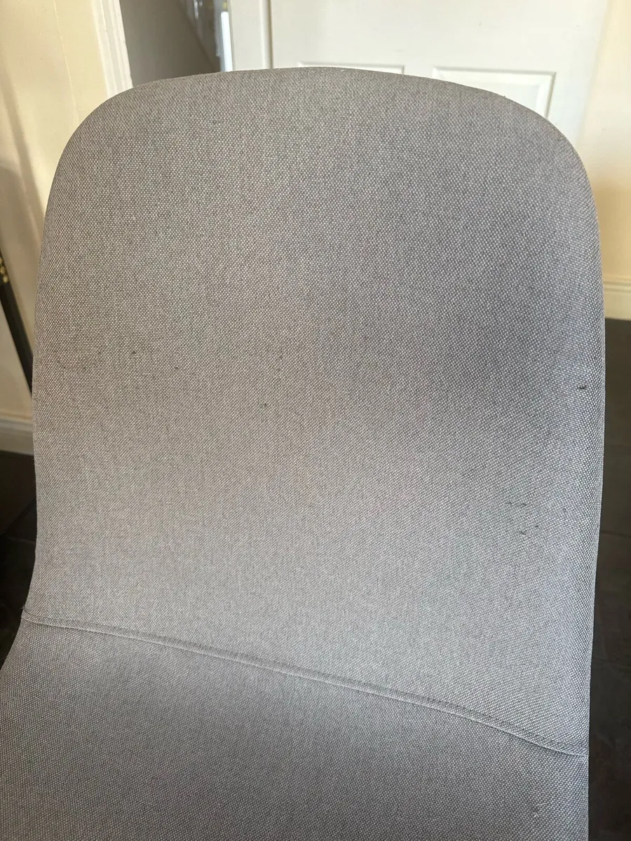 Dining table & chairs - Image 3