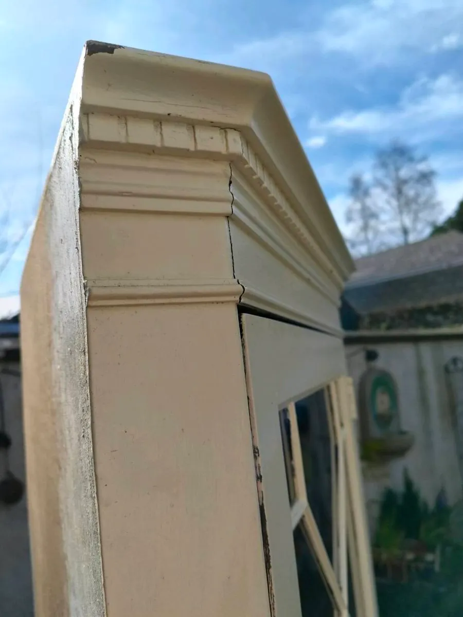 Antique Mahogany corner cabinet, with glass and do - Image 2