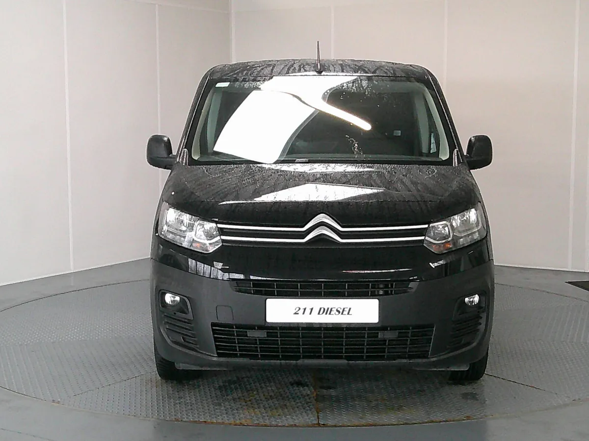 Citroen Berlingo 2021 - Image 2
