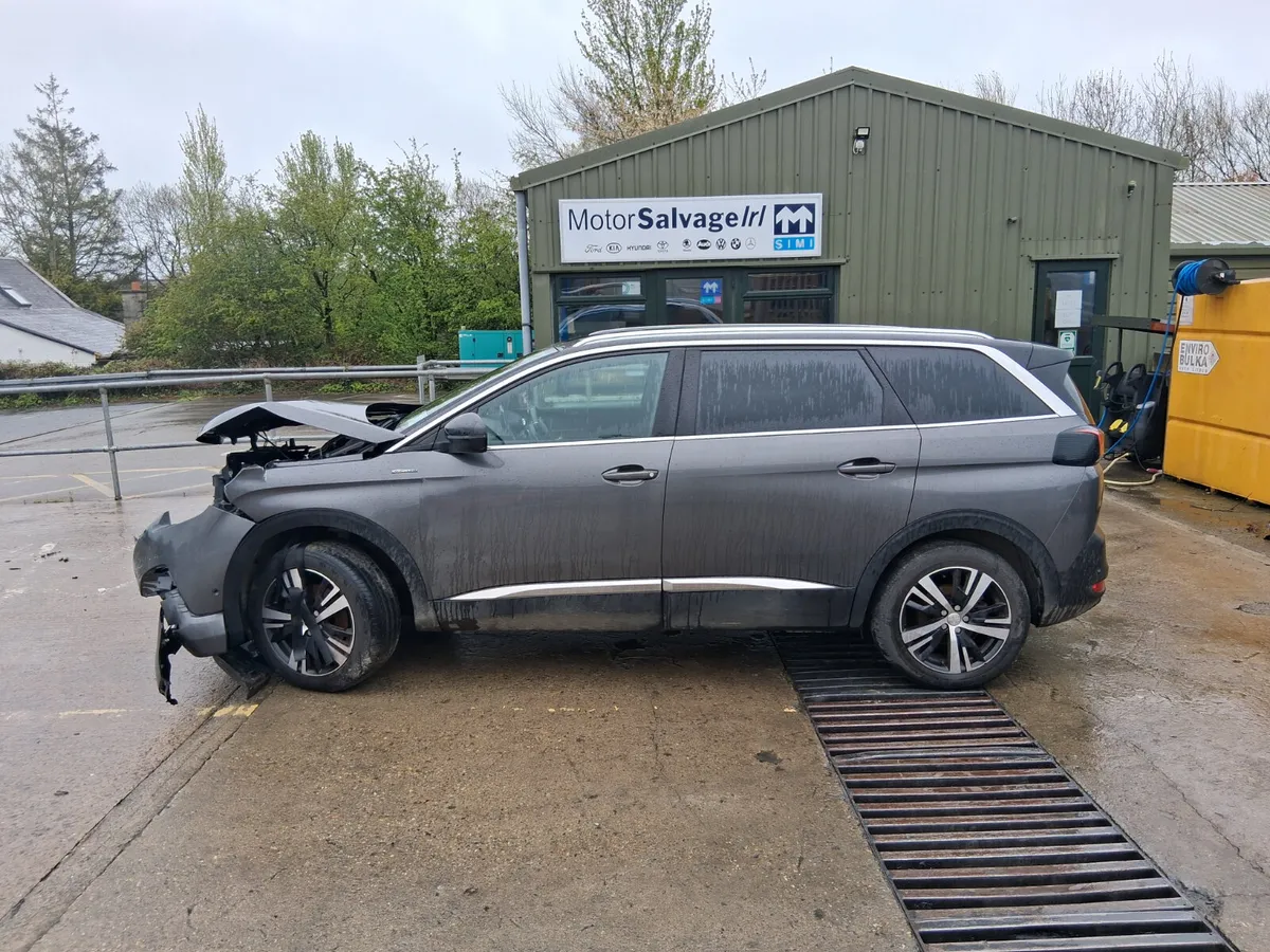 2019 PEUGEOT 5008  1.5  AUTO (for parts only) - Image 1