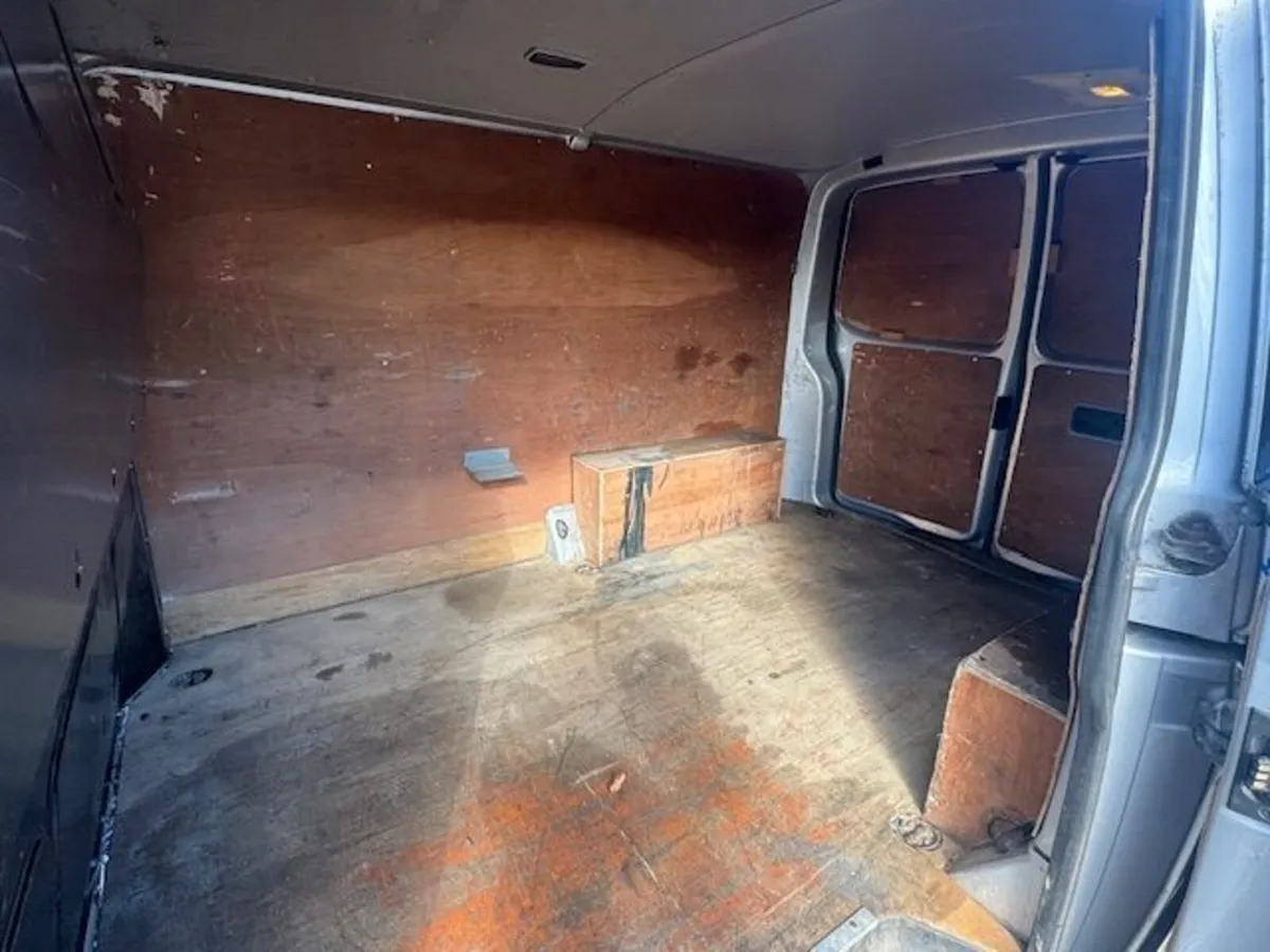Volkswagen Transporter 2012 - Image 4
