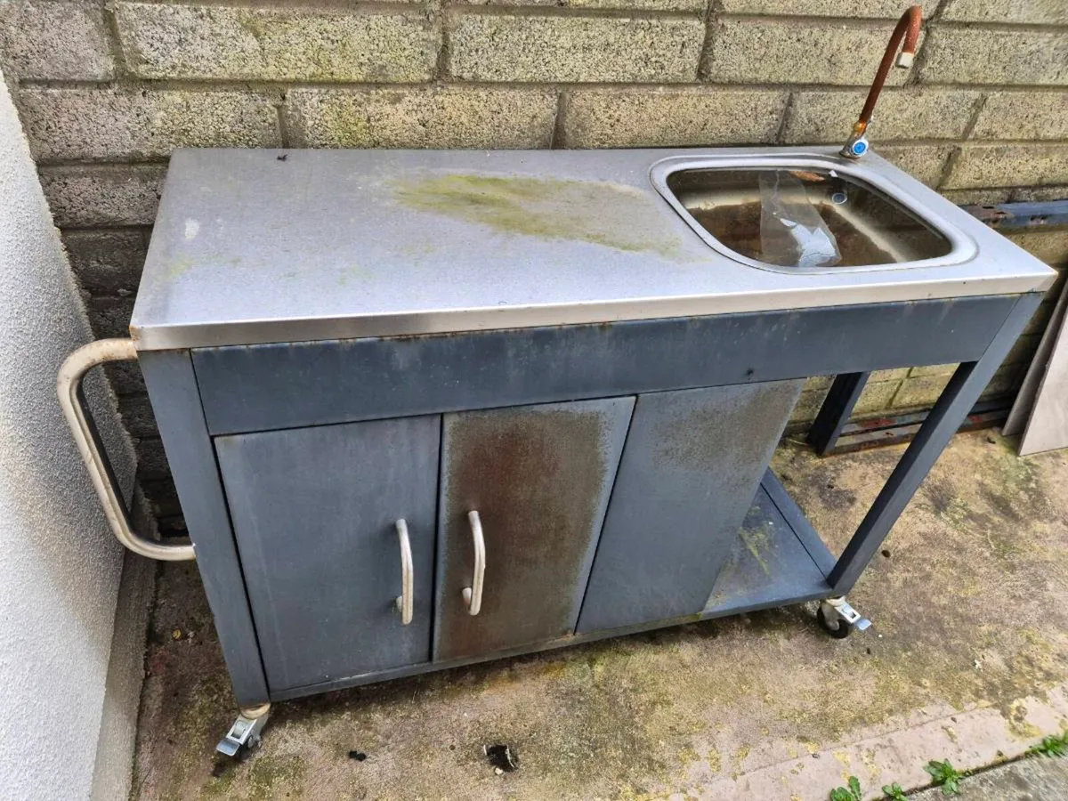 Free to collect Gas BBQ and side unit - Image 2