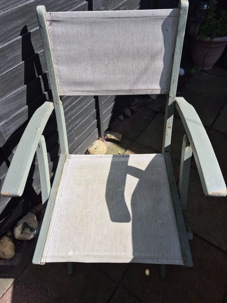 Garden table and  4 chairs - Image 2