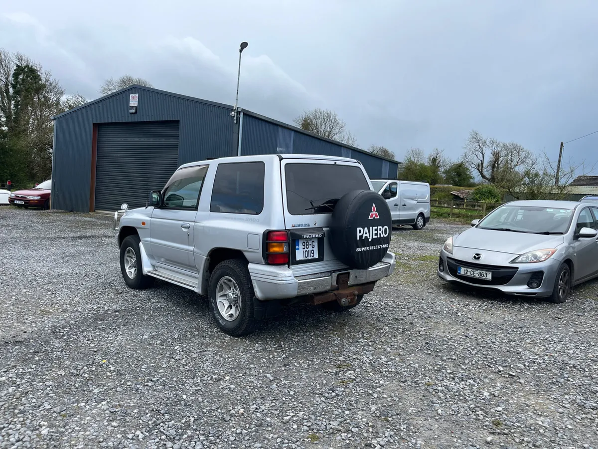 1998 Mitsubishi Pajero 2.8 commercial - Image 3