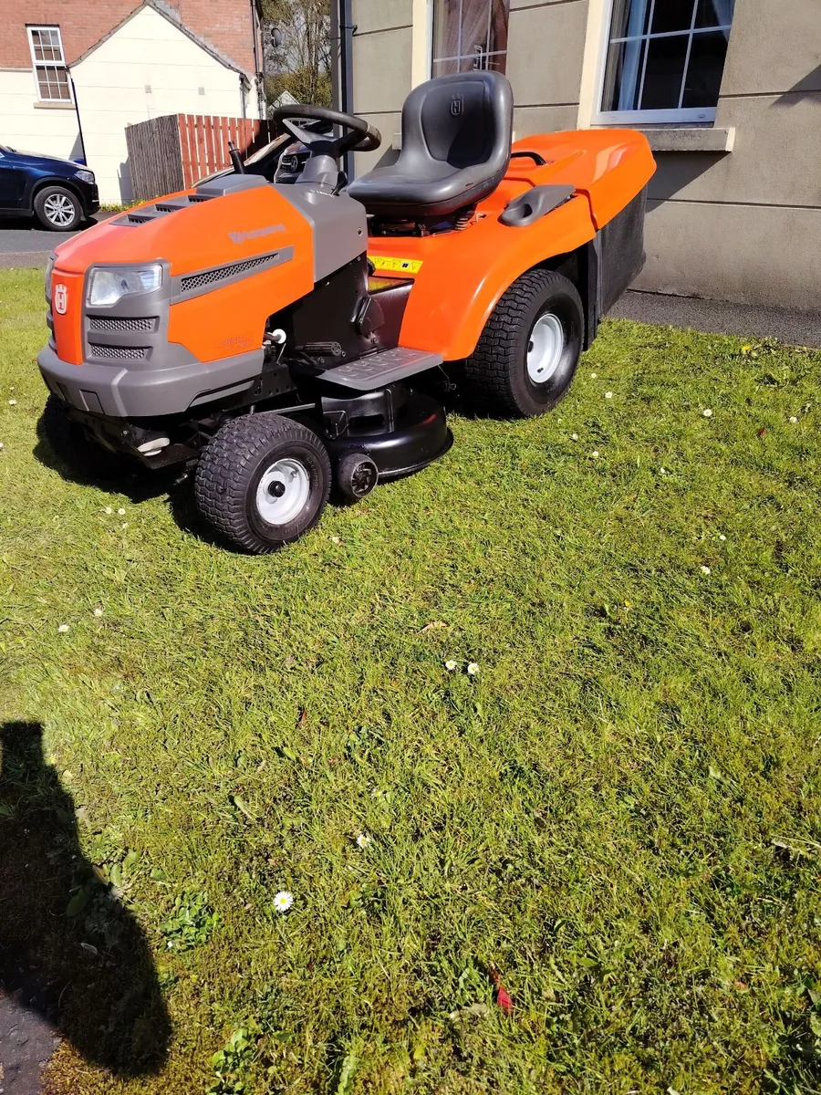 Husqvarna ride on lawnmower - Image 2