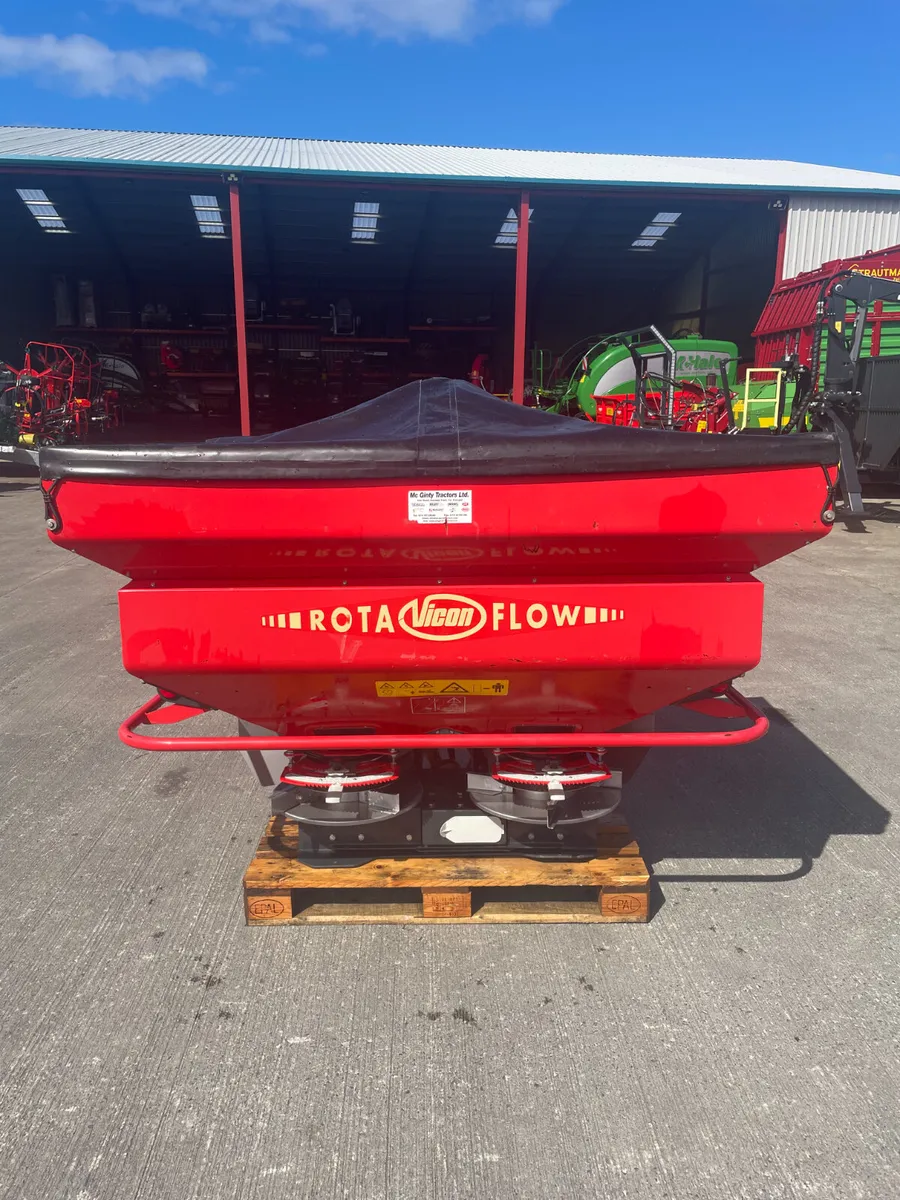 Vicon Fertilliser Spreader - Image 1