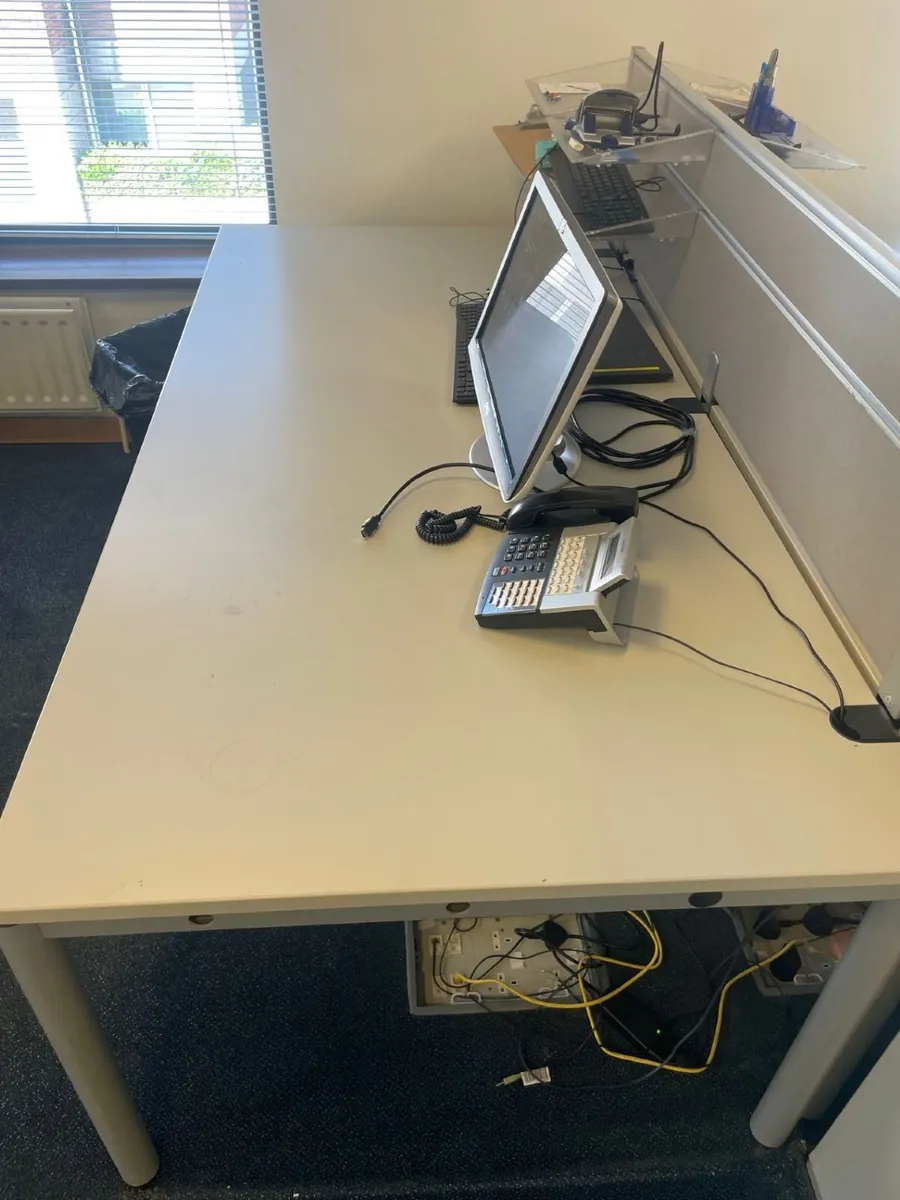 Office furniture - Image 2