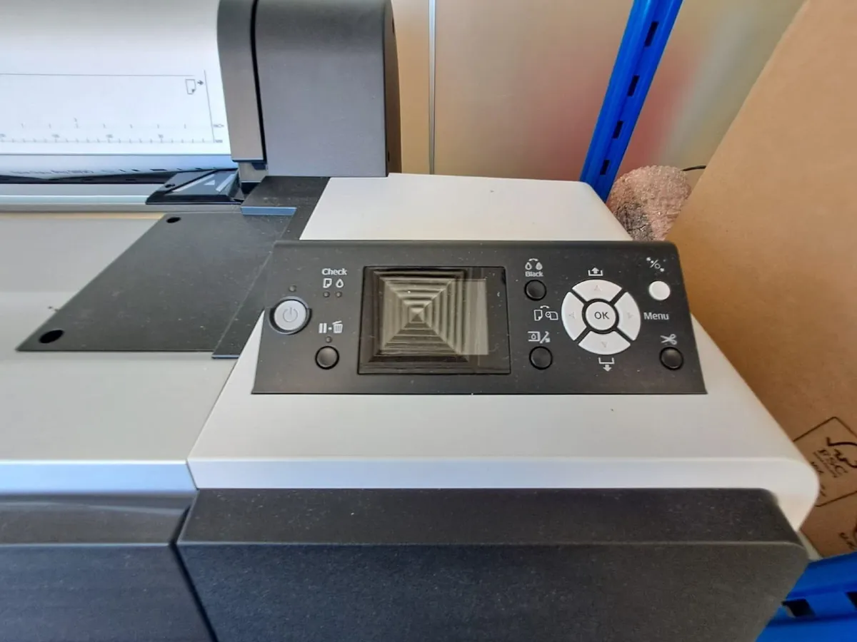 Epson stylus pro 9890 & ink cartridges, paper roll - Image 2