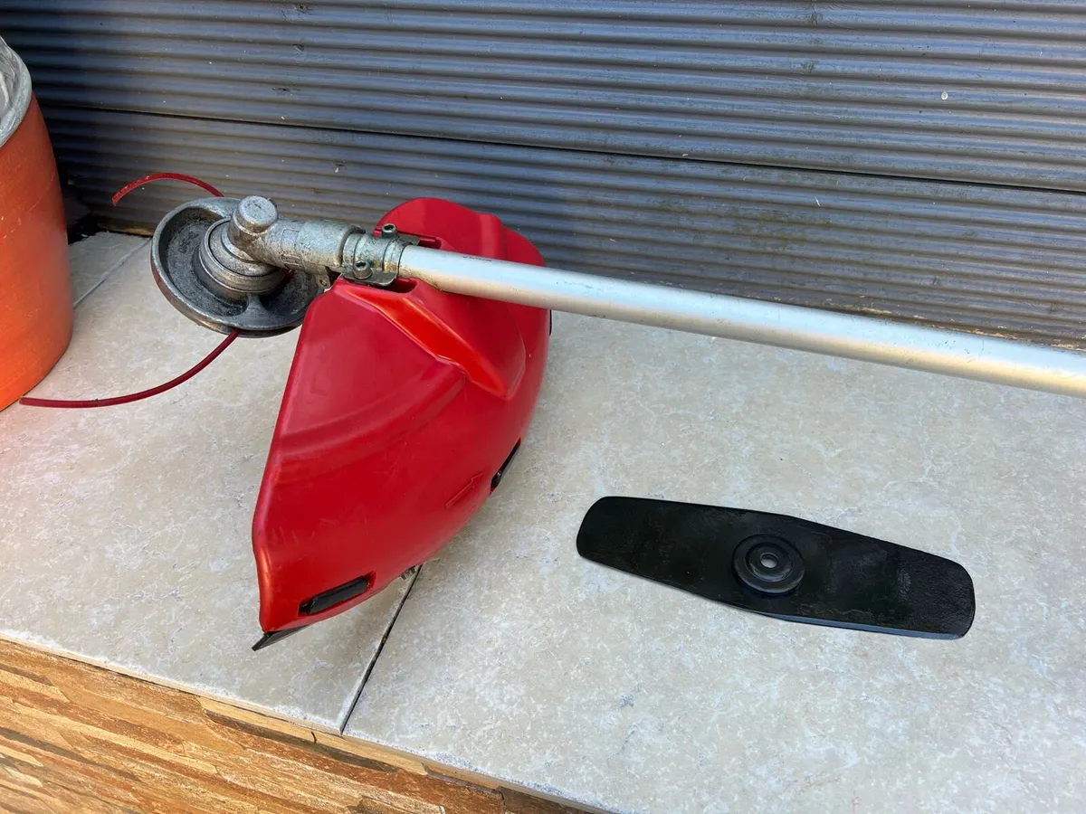 Grass strimmer / brush cutter - Image 4