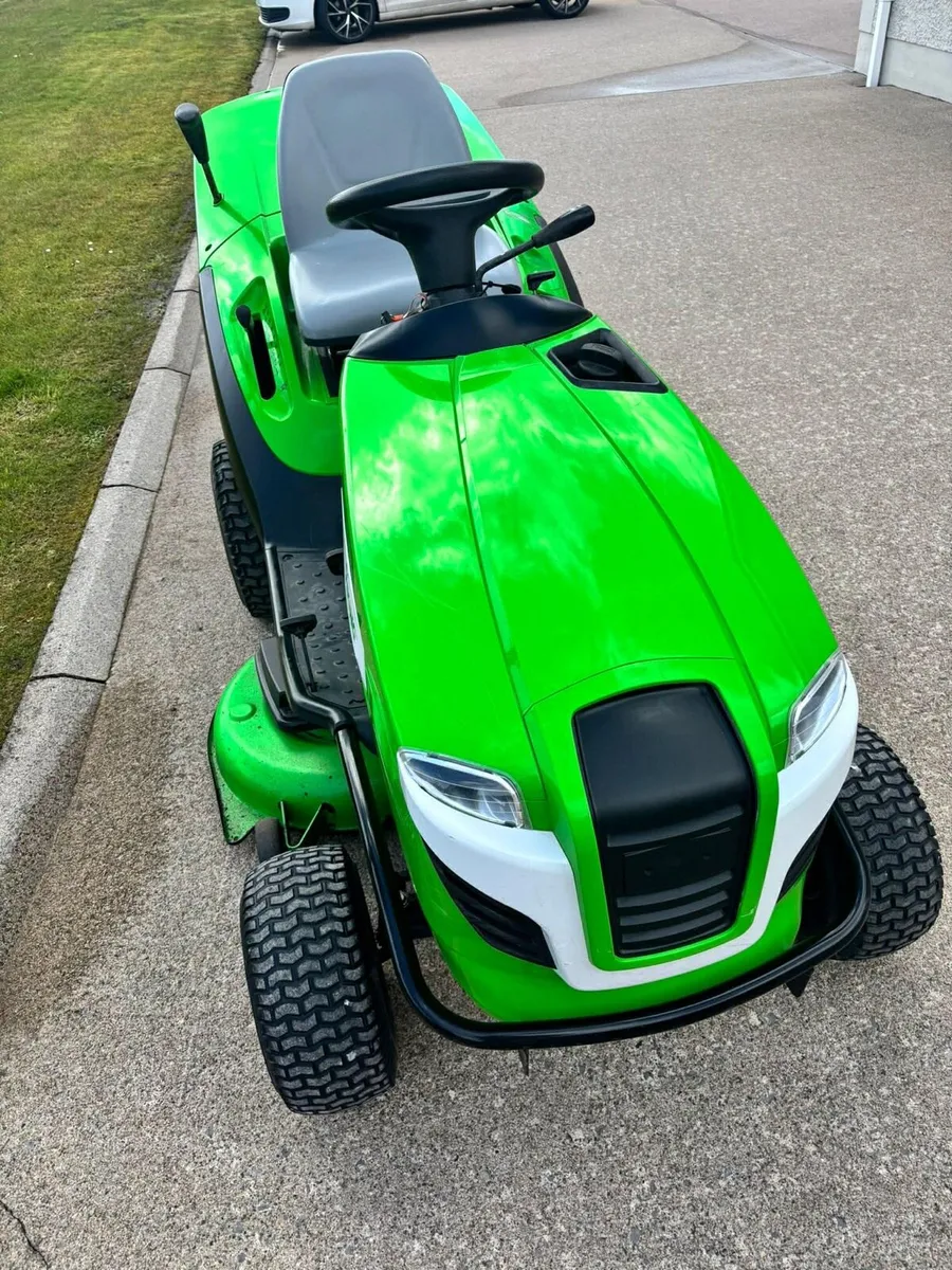 Ride on lawnmower - Image 2