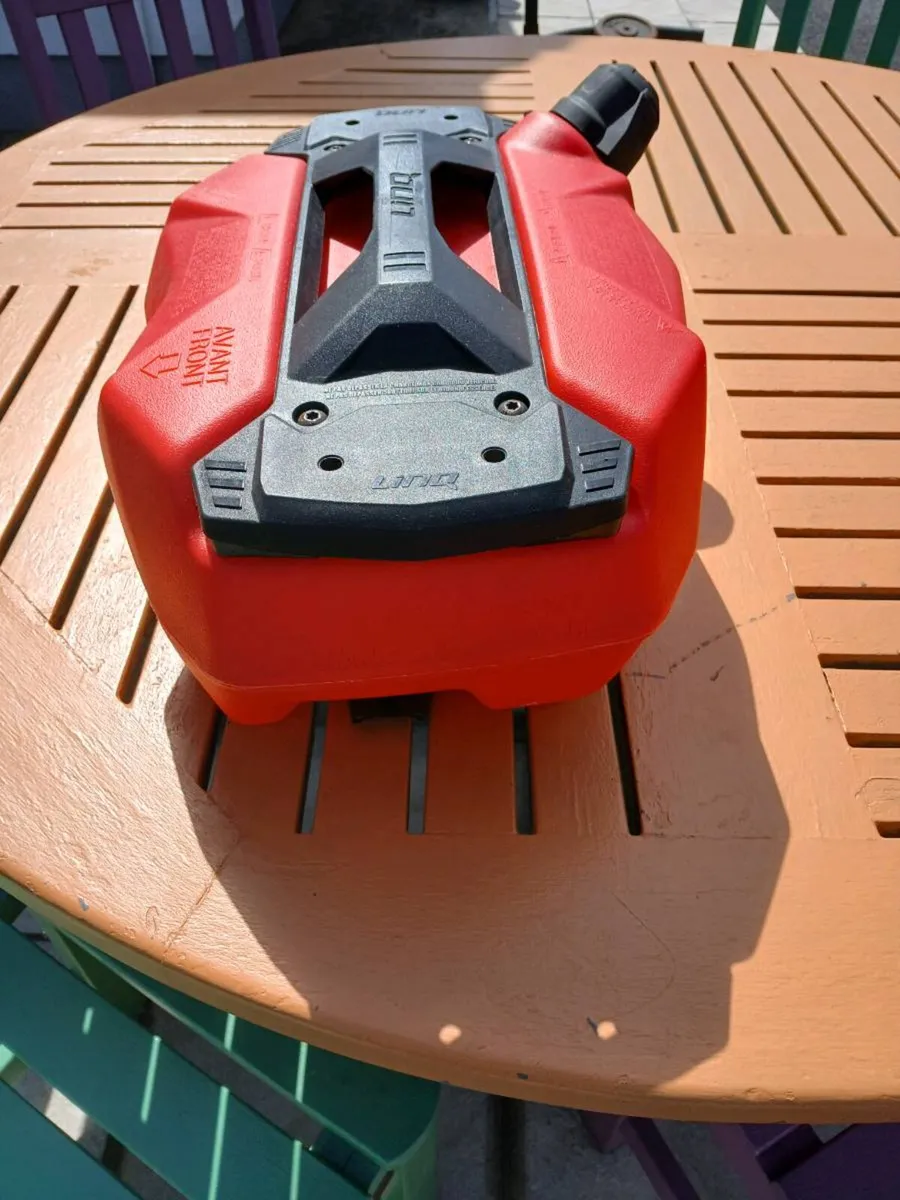 Seadoo lin q fuel caddy brand new never used - Image 3