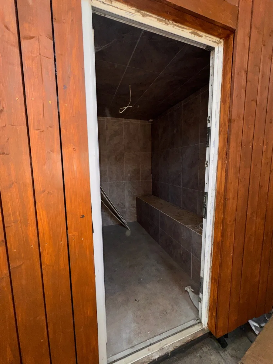 20ft x 8ft food container / catering unit - Image 3