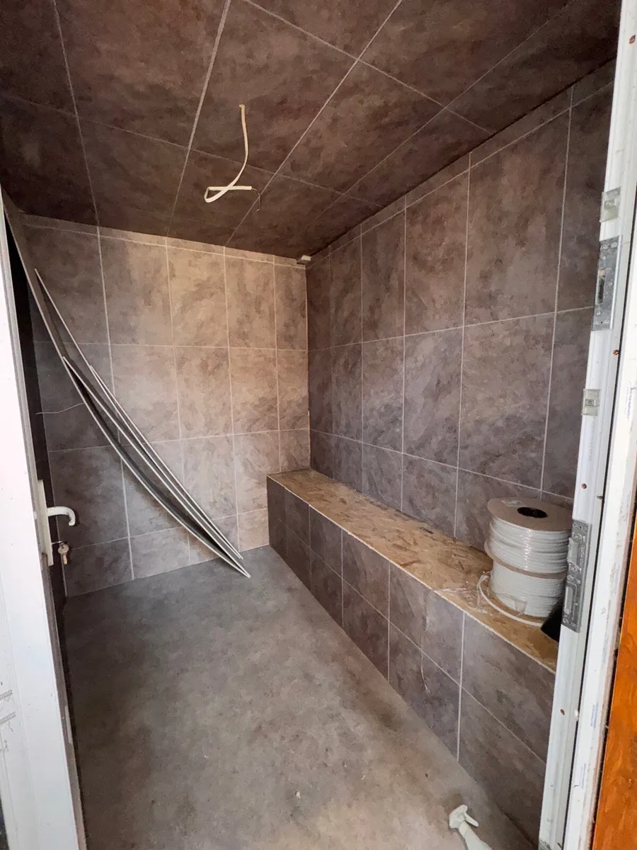 20ft x 8ft food container / catering unit - Image 4