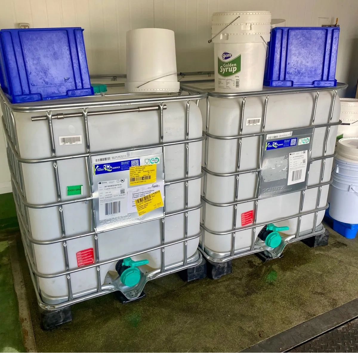 Ibc tanks buckets and barrels - Image 1