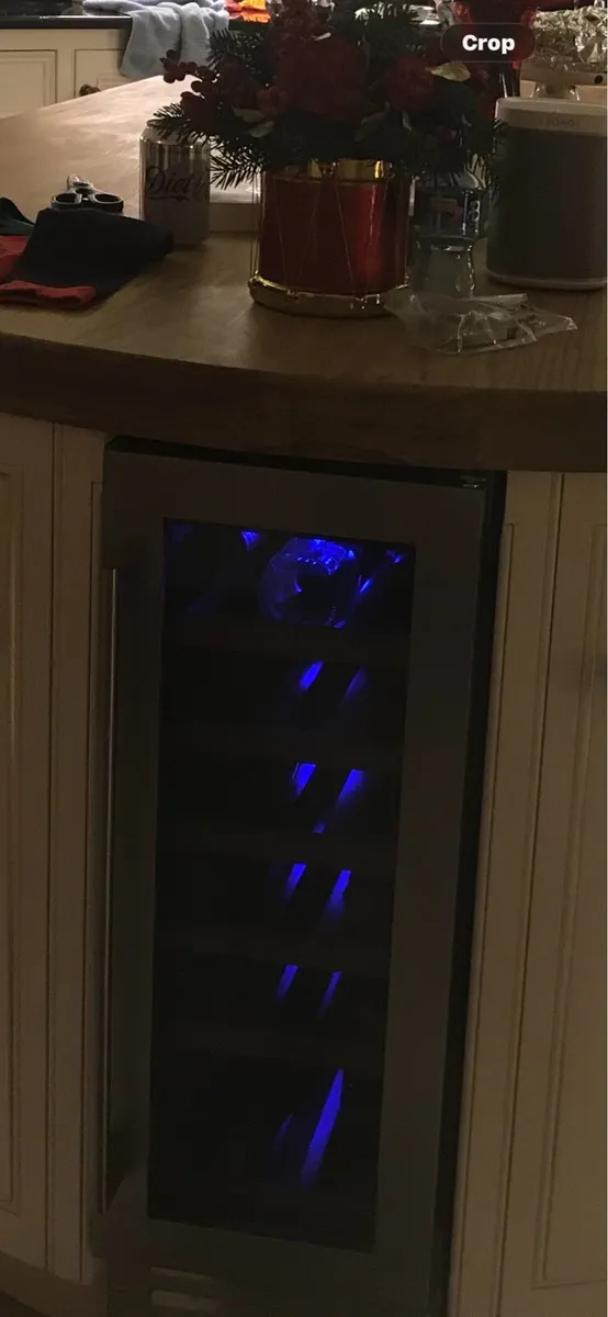 Wine fridge - Image 1