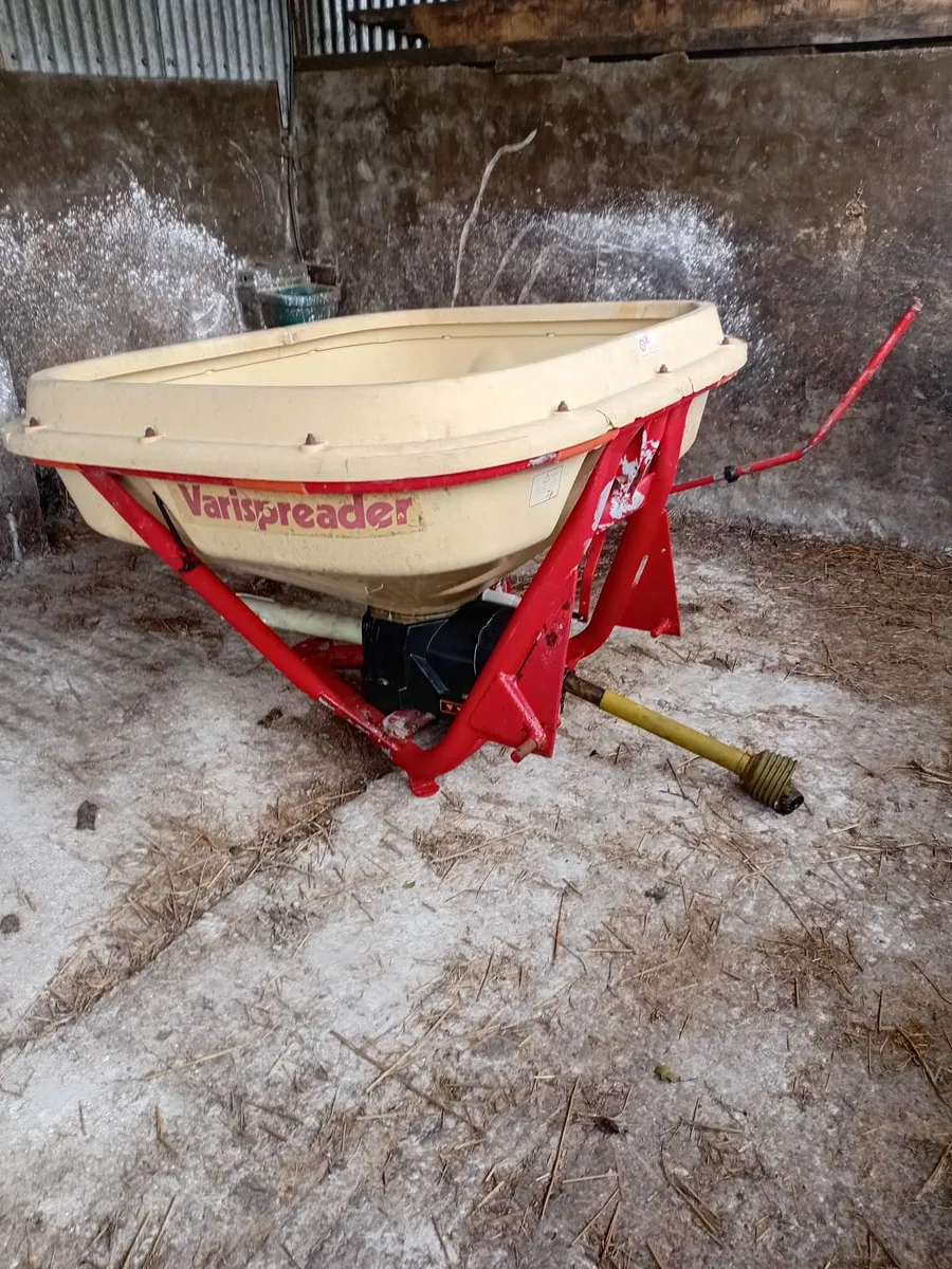 Fertilizer Spreader - Image 3