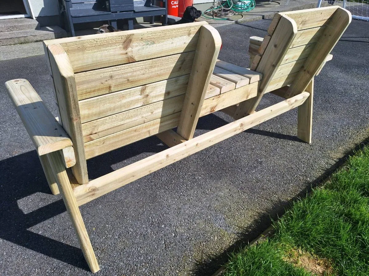 Garden bench with table - Image 2