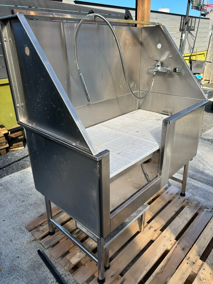 Grooming bath and table - Image 3