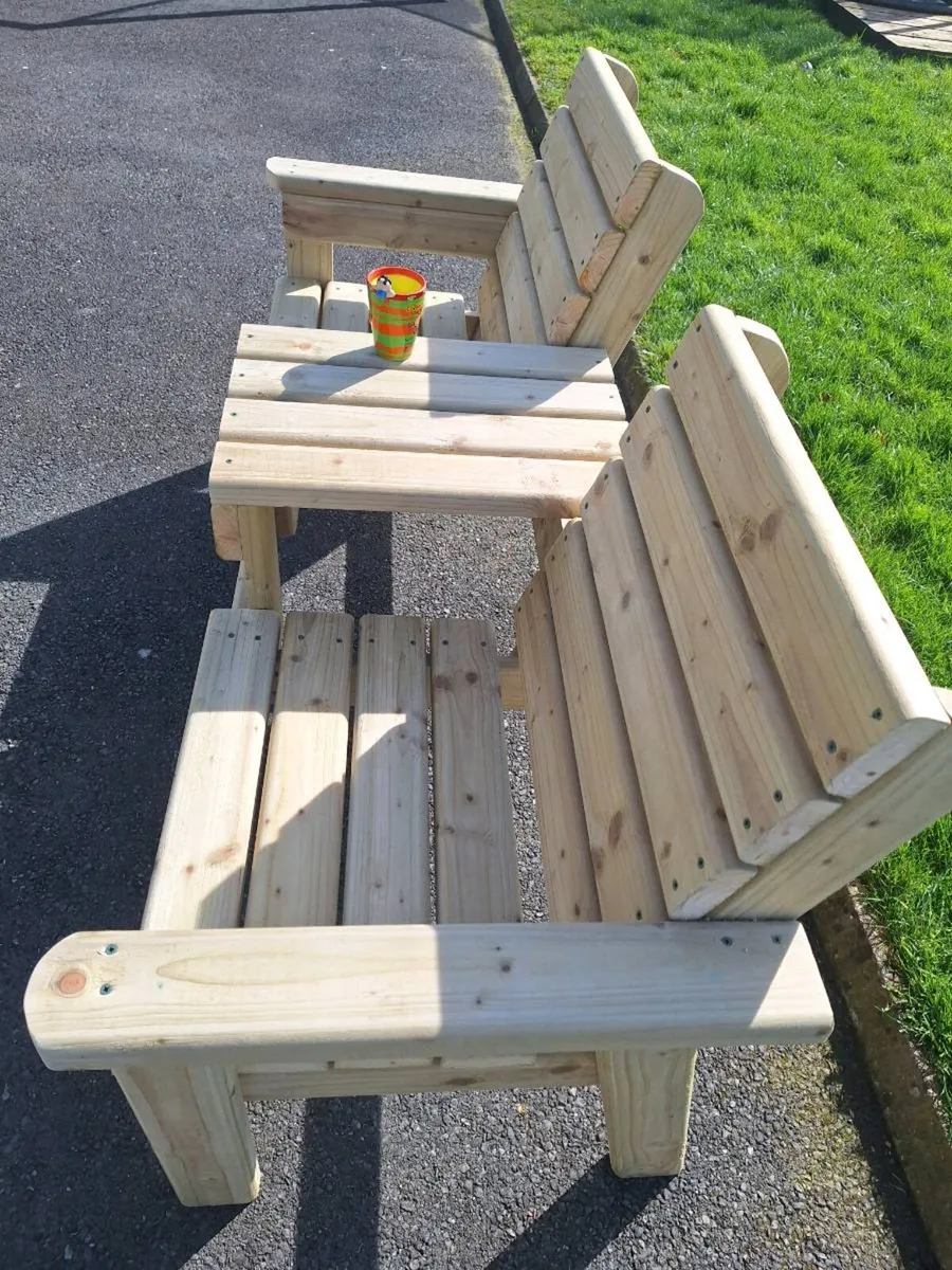 Garden bench with table - Image 4