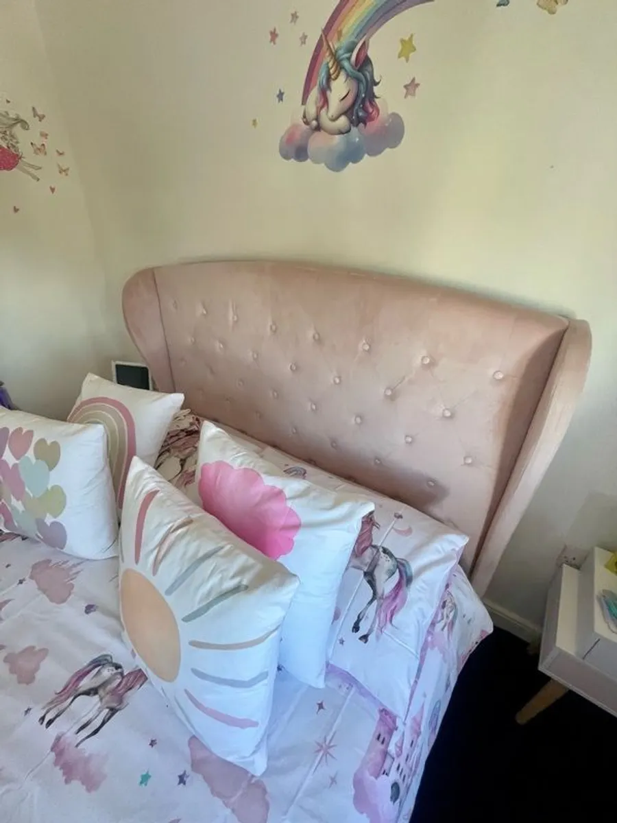 Double Bed - Image 4