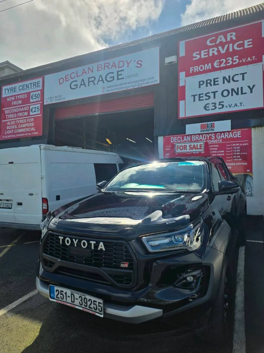 Toyota hilux gr - Image 2