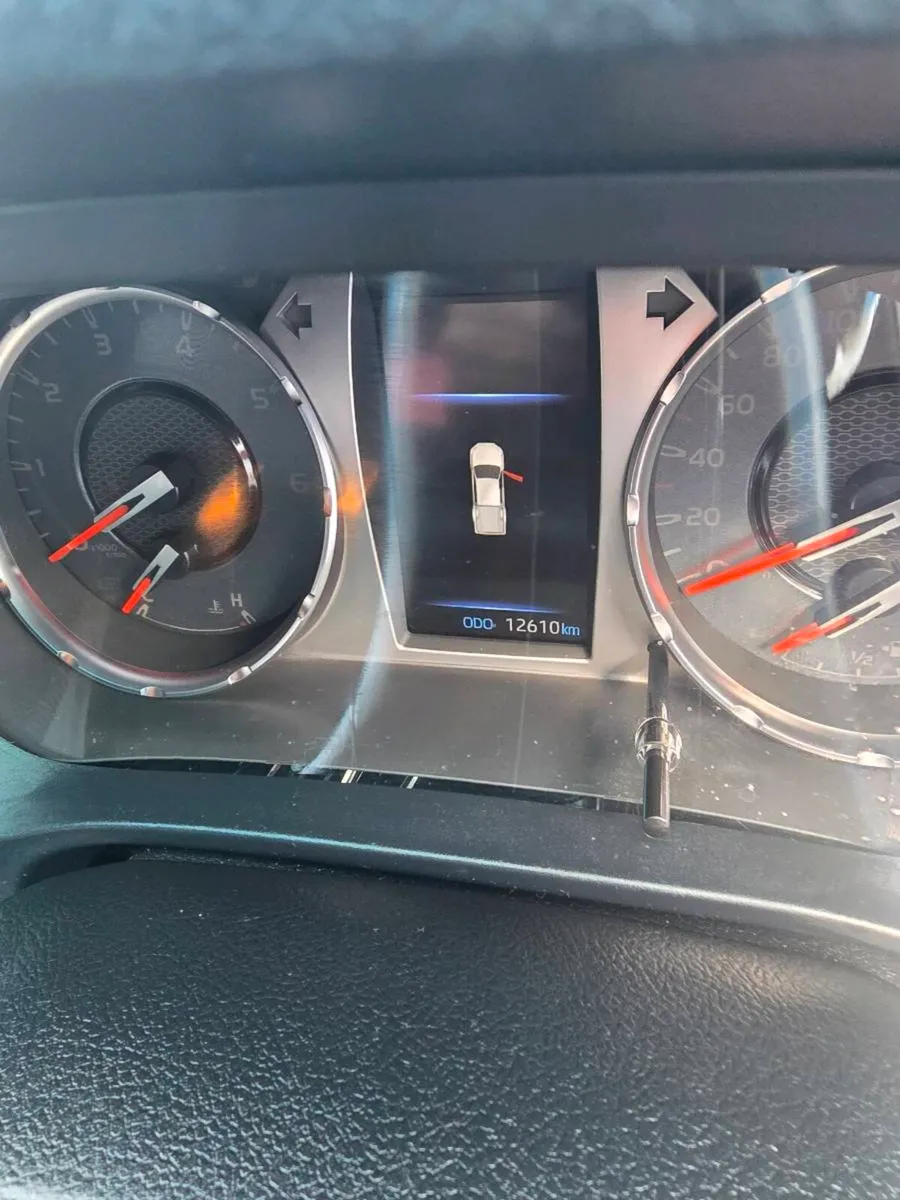 Toyota hilux gr - Image 4